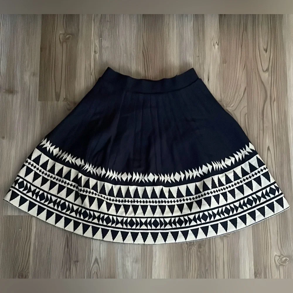 Francesca’s AINA BE A-line Knit Mini Skirt Navy Cream Geometric Print NWT Size S